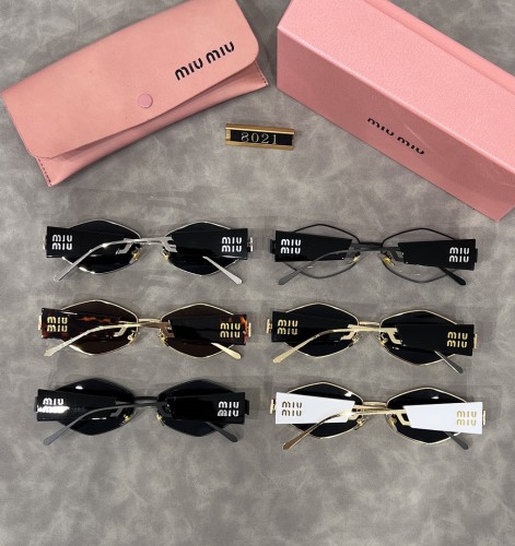 Blue light blocking sunglasses with the box and case ,G25-3218-3223