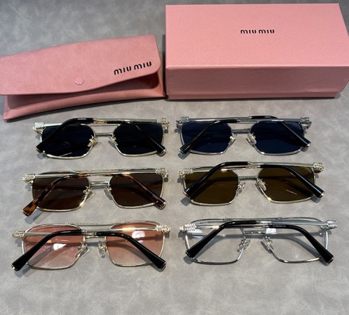 Blue light blocking sunglasses with the box and case ,G25-2244-2249
