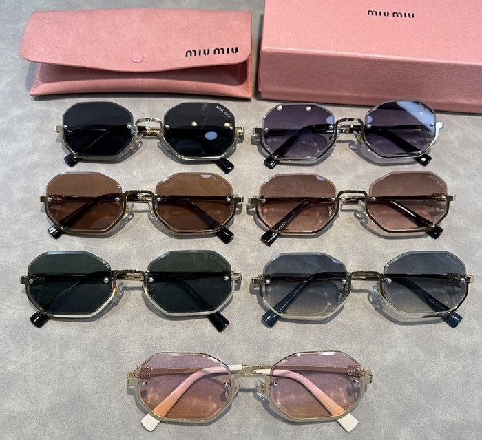 Blue light blocking sunglasses with the box and case ,G25-2256-2262
