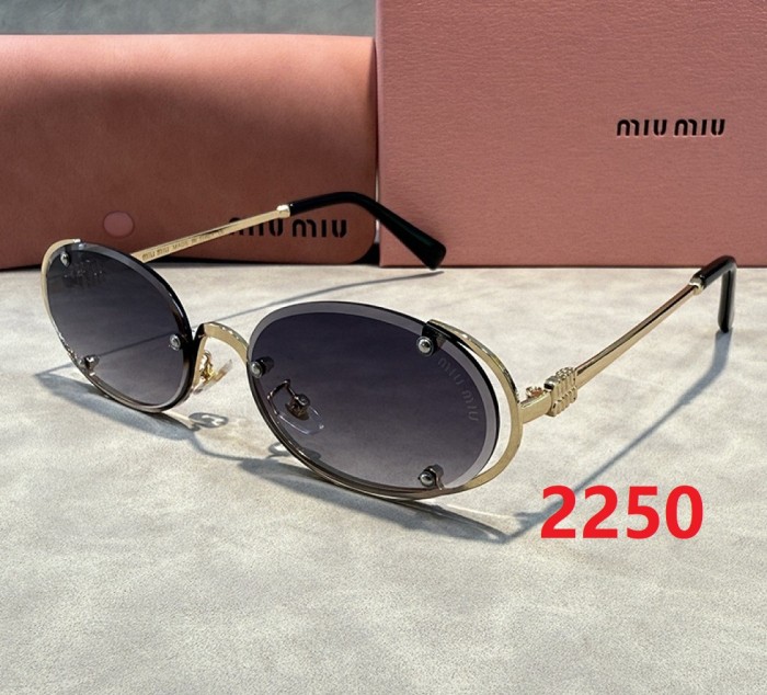Blue light blocking sunglasses with the box and case ,G25-2250-2255