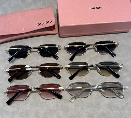 Blue light blocking sunglasses with the box and case ,G25-2213-2218