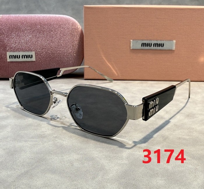 Blue light blocking sunglasses with the box and case ,G25-3174-3179