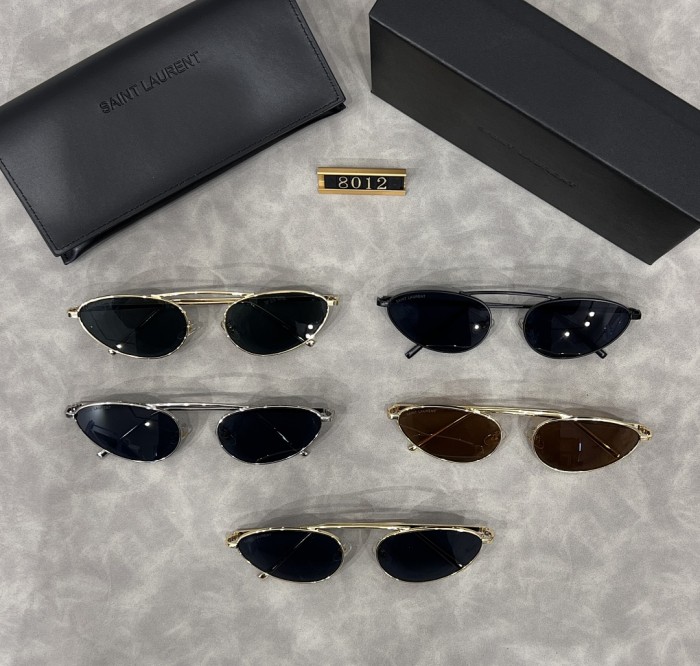 Blue light blocking sunglasses with the box and case ,G25-3229-3233
