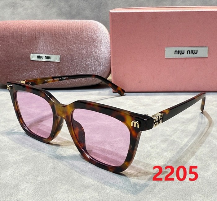 Blue light blocking sunglasses with the box and case ,G25-2199-2206