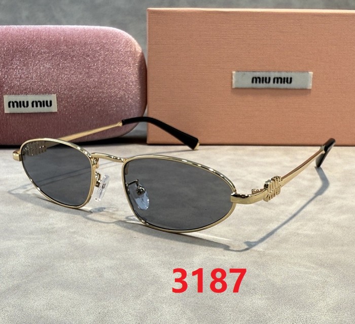 Blue light blocking sunglasses with the box and case ,G25-3187-3192