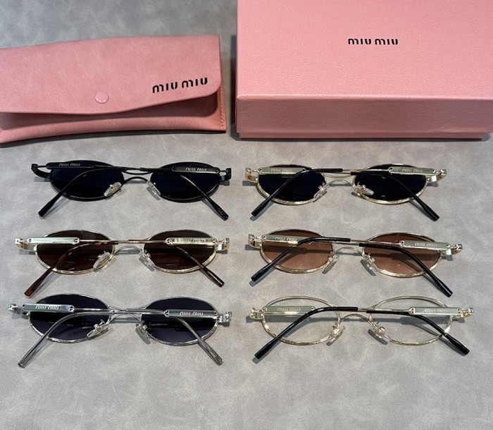 Blue light blocking sunglasses with the box and case ,G25-2269-2274