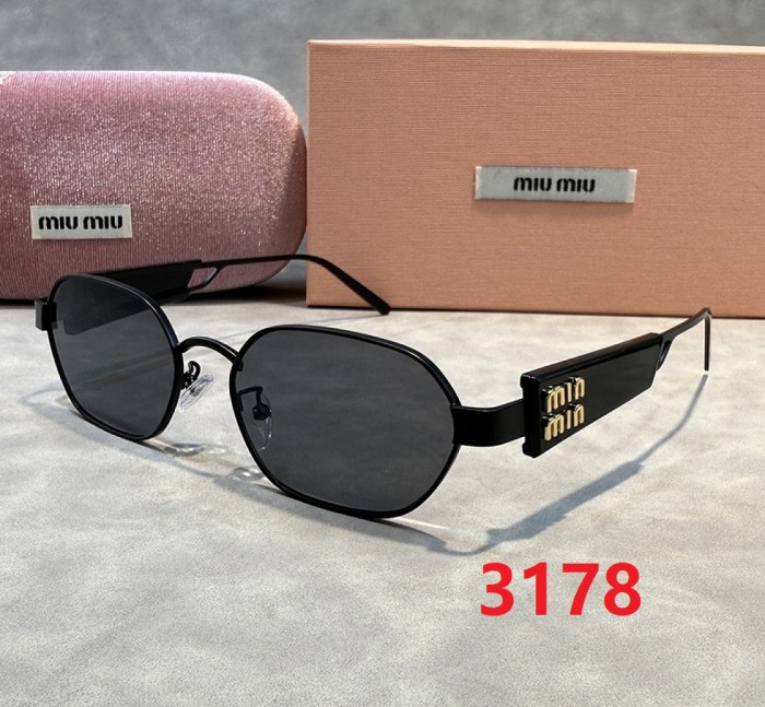 Blue light blocking sunglasses with the box and case ,G25-3174-3179