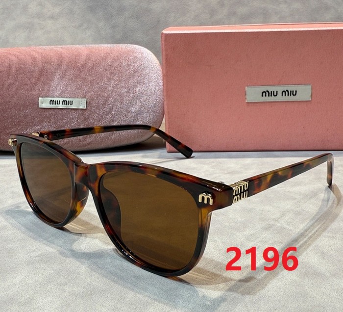 Blue light blocking sunglasses with the box and case ,G25-2191-2198