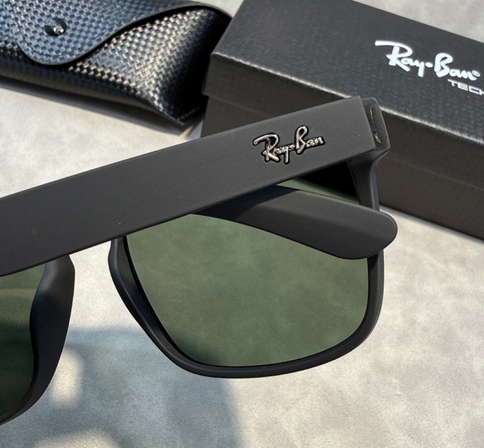 Blue light blocking sunglasses with the box and case ,G25-3243-3250