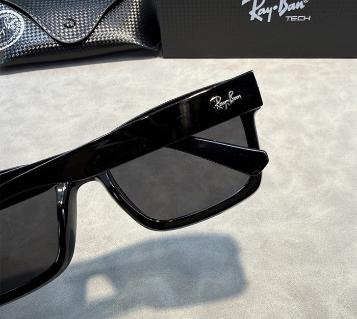 Blue light blocking sunglasses with the box and case ,G25-3373-3377