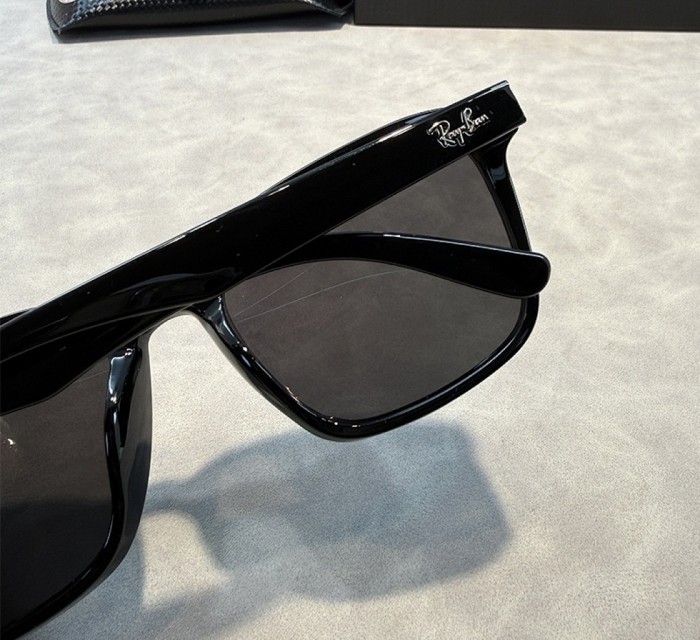 Blue light blocking sunglasses with the box and case ,G25-3399-3403