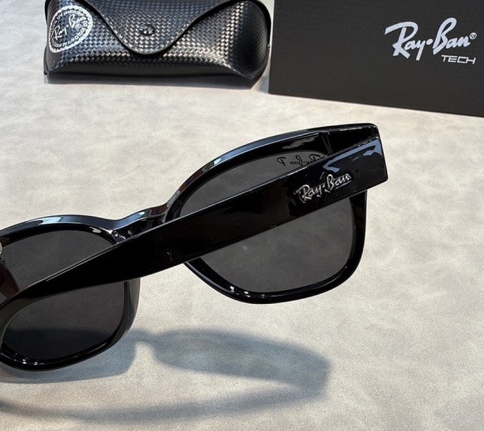 Blue light blocking sunglasses with the box and case ,G25-3288-3293