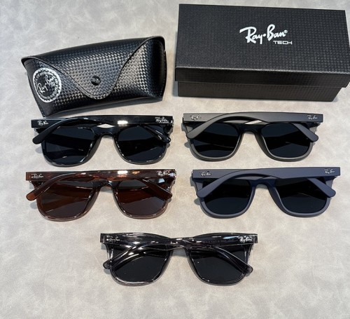 Blue light blocking sunglasses with the box and case ,G25-3351-3355