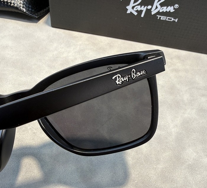 Blue light blocking sunglasses with the box and case ,G25-3259-3266