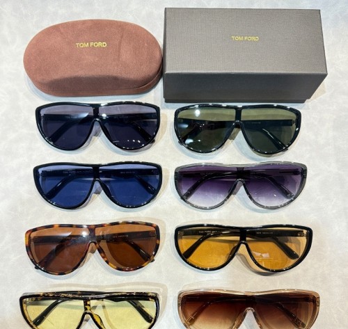 Blue light blocking sunglasses with the box and case ,G25-3444-3451