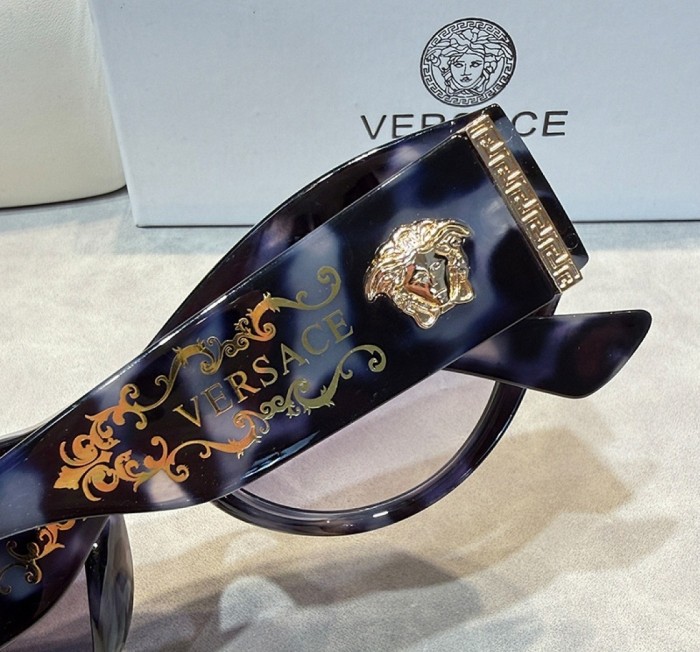 Blue light blocking sunglasses with the box and case ,G25-3458-3463