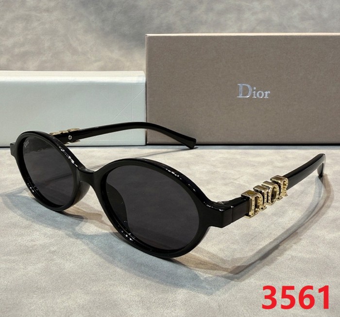 Blue light blocking sunglasses with the box and case ,G25-3556-3561