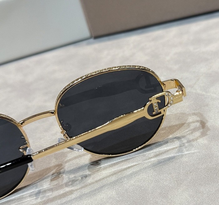 Blue light blocking sunglasses with the box and case ,G25-3464-3469