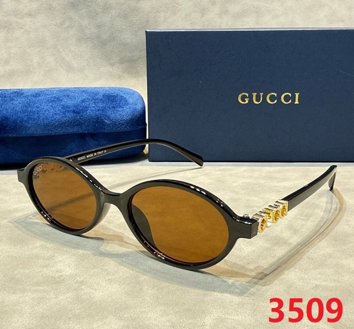 Blue light blocking sunglasses with the box and case ,G25-3504-3511