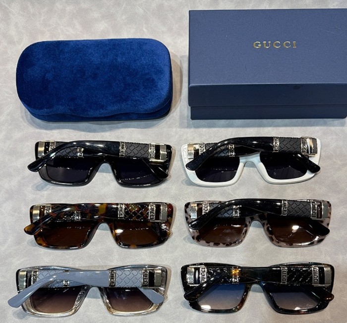 Blue light blocking sunglasses with the box and case ,G25-3525-3530