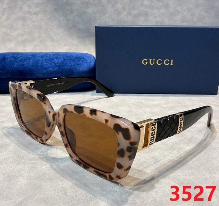 Blue light blocking sunglasses with the box and case ,G25-3525-3530