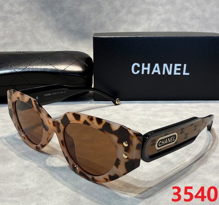 Blue light blocking sunglasses with the box and case ,G25-3537-3542