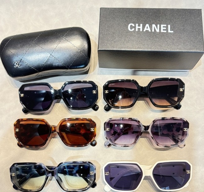 Blue light blocking sunglasses with the box and case ,G25-3452-3457