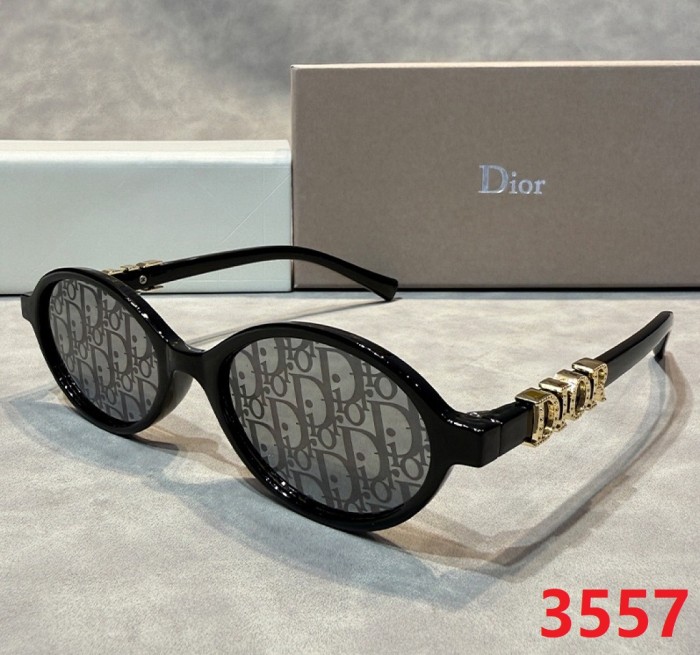 Blue light blocking sunglasses with the box and case ,G25-3556-3561