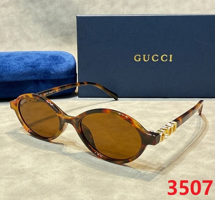 Blue light blocking sunglasses with the box and case ,G25-3504-3511
