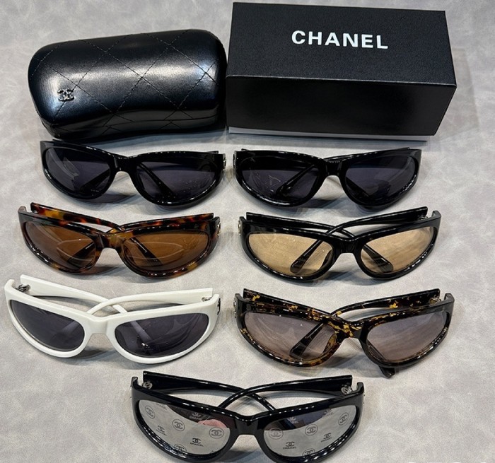 Blue light blocking sunglasses with the box and case ,G25-3577-3583