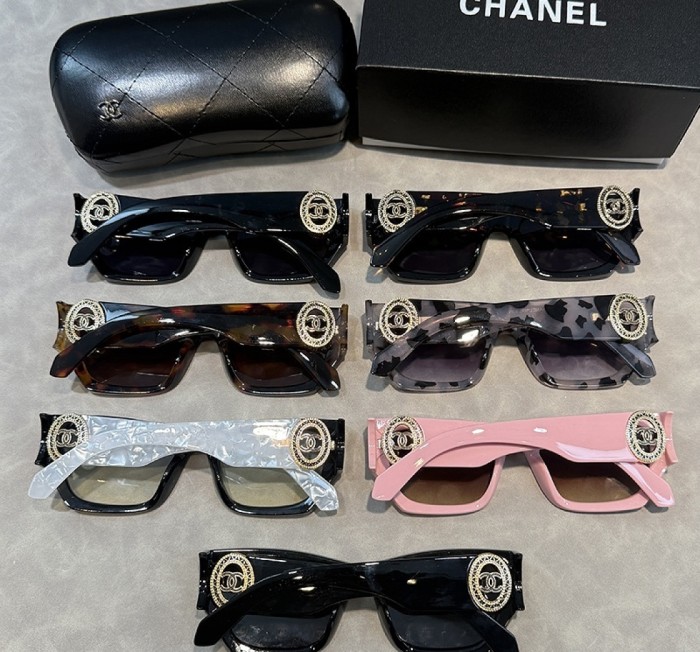 Blue light blocking sunglasses with the box and case ,G25-3598-3604