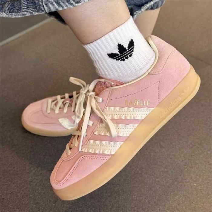 Women runner sneaker shoes,  with box,size 35.5-40，SS60-725