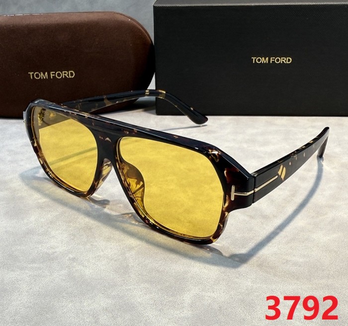 Blue light blocking sunglasses with the box and case ,G25-3785-3794