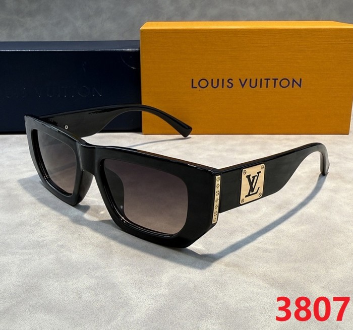 Blue light blocking sunglasses with the box and case ,G25-3806-3812