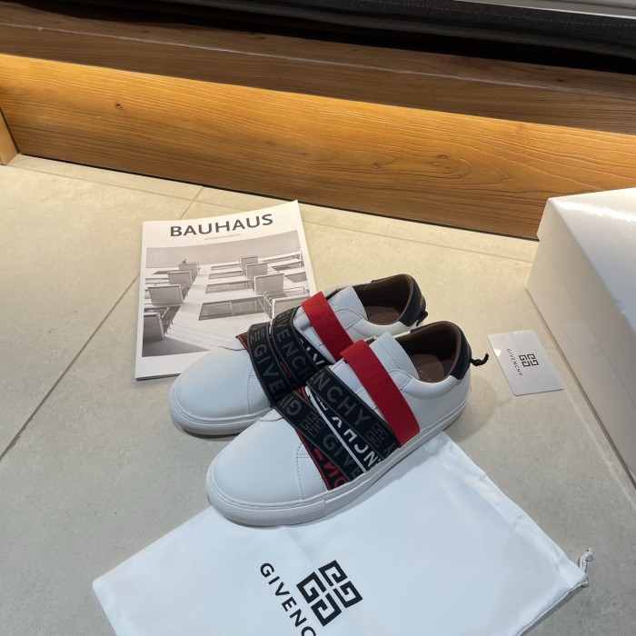 Women's men flat sneaker shoes,  size 35-46, SS70-2679-2681