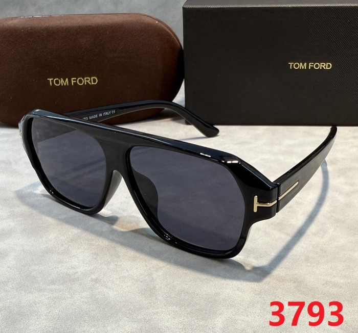 Blue light blocking sunglasses with the box and case ,G25-3785-3794