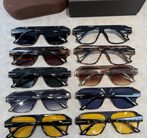 Blue light blocking sunglasses with the box and case ,G25-3785-3794