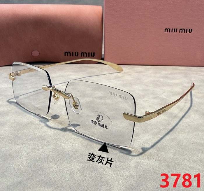 Blue light blocking sunglasses with the box and case ,G25-3779-3784