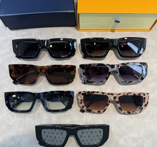 Blue light blocking sunglasses with the box and case ,G25-3806-3812