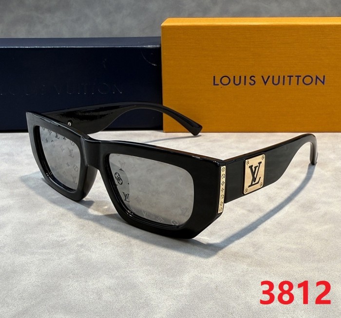 Blue light blocking sunglasses with the box and case ,G25-3806-3812