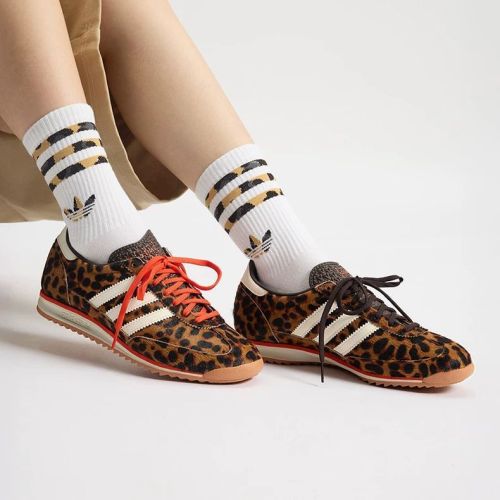Women runner sneaker shoes,  with box,size 35.5-40，SS70-281
