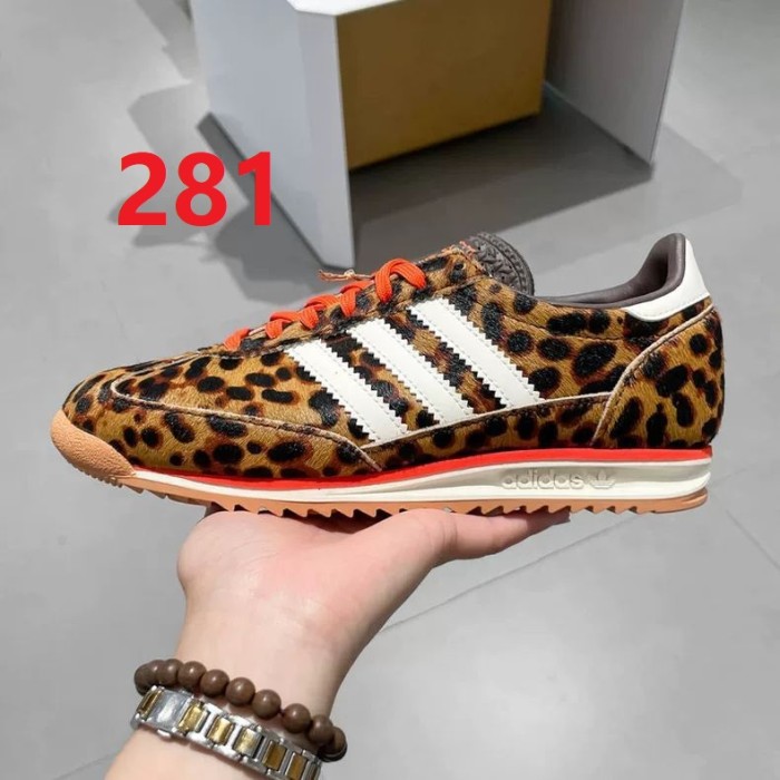 Women runner sneaker shoes,  with box,size 35.5-40，SS70-281