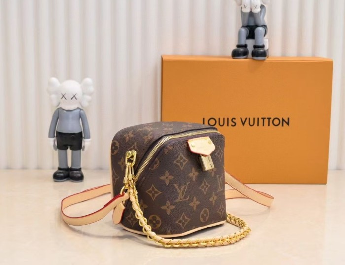Split leather bag ,4A ,size 14*13*11cm,  B88-416