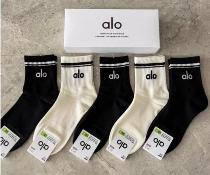 Breathable sports cotton socks for women， 5 pairs of 1 box. with box,free size,CL15.5-155