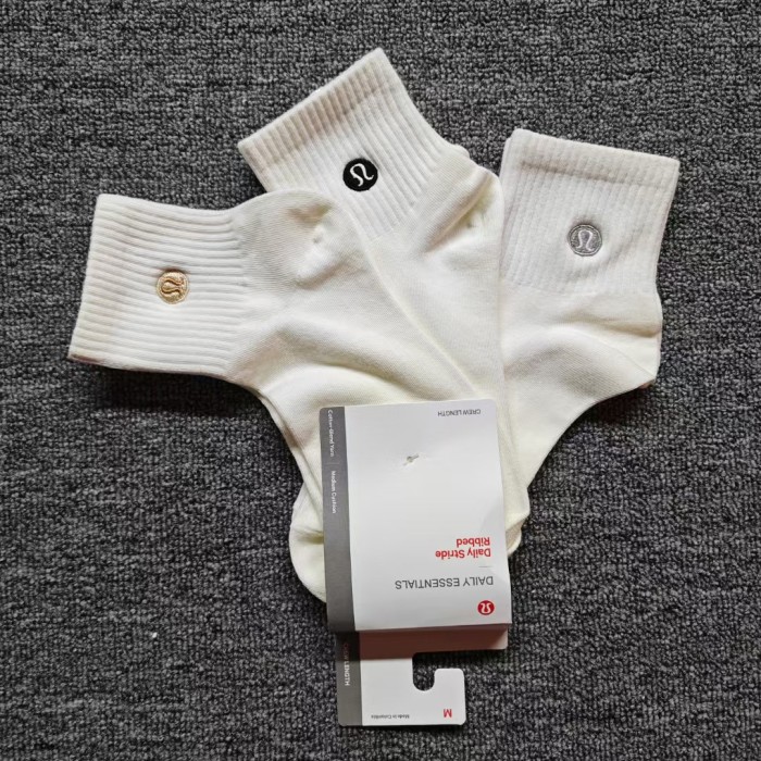Embroidery breathable sports cotton socks for women， 3 pairs,free size,CL15.5-157