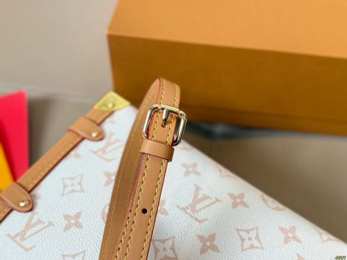 Leather bag, 5A,with box,size 23*16cm,B98-199