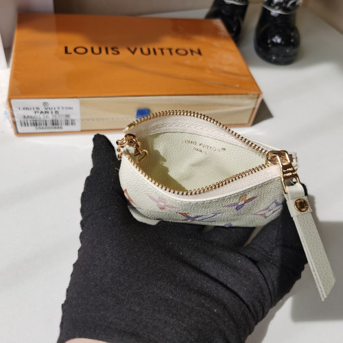 Leather Change and key bag,5A,with box,size 12x7cm,B28-318