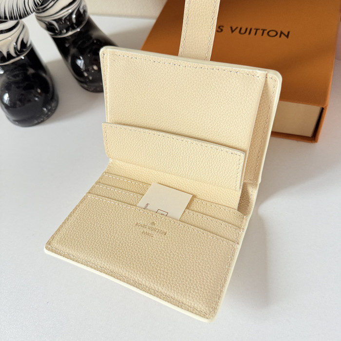 Leather wallet,5A,with box,size 11 x 8.5 x 2cm,B35-355-357