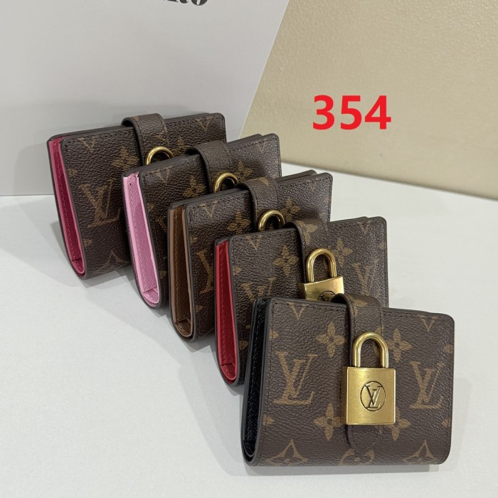 Leather wallet,5A,with box,size 11 x 8.5 x 2cm,B35-354