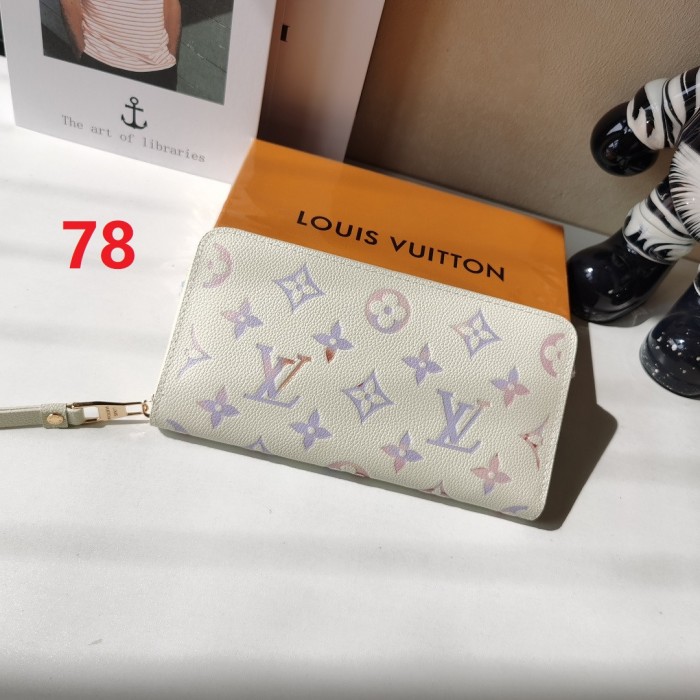 Leather wallet bag,5A,with box,size 19.5 x 10.5 x 2.5cm,B35-78